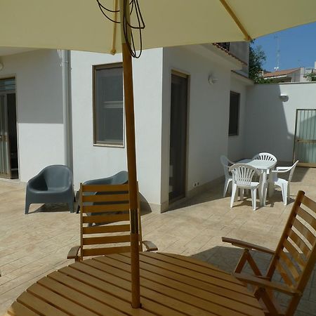 Marina Di Modica Suite Luaran gambar