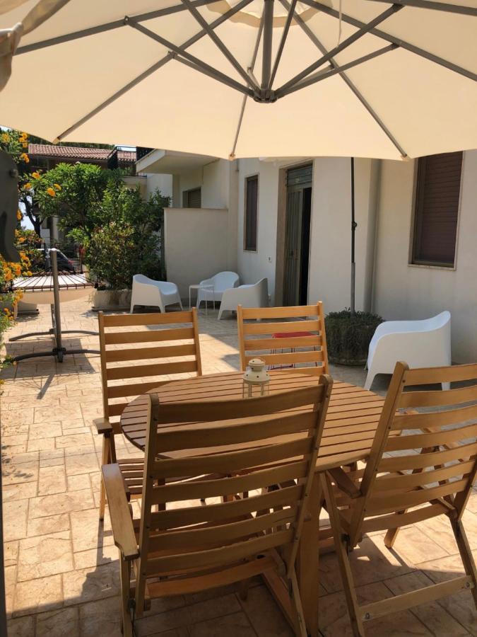 Marina Di Modica Suite Luaran gambar